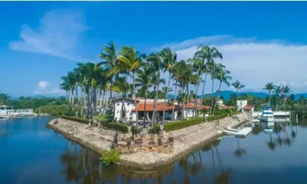 Chakrana PV — set in the bustling city of Puerto Vallarta, Chakrana PV provides a tranquil oasis. The venue is described as a beautiful space surrounded by water, creating a serene and reflective atmosphere that contrasts with the lively Mexican coastal environment just outside its doors.