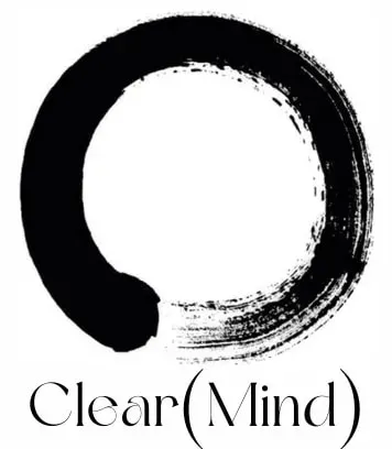 Clear(Mind) — set on a rural Portuguese farm, the center is surrounded by lush gardens and a serene chestnut forest. The atmosphere is one of peaceful tranquility, enhanced by the presence of peacocks, chickens, and minigoats, creating a rustic and calming environment well suited to reflection and relaxation.