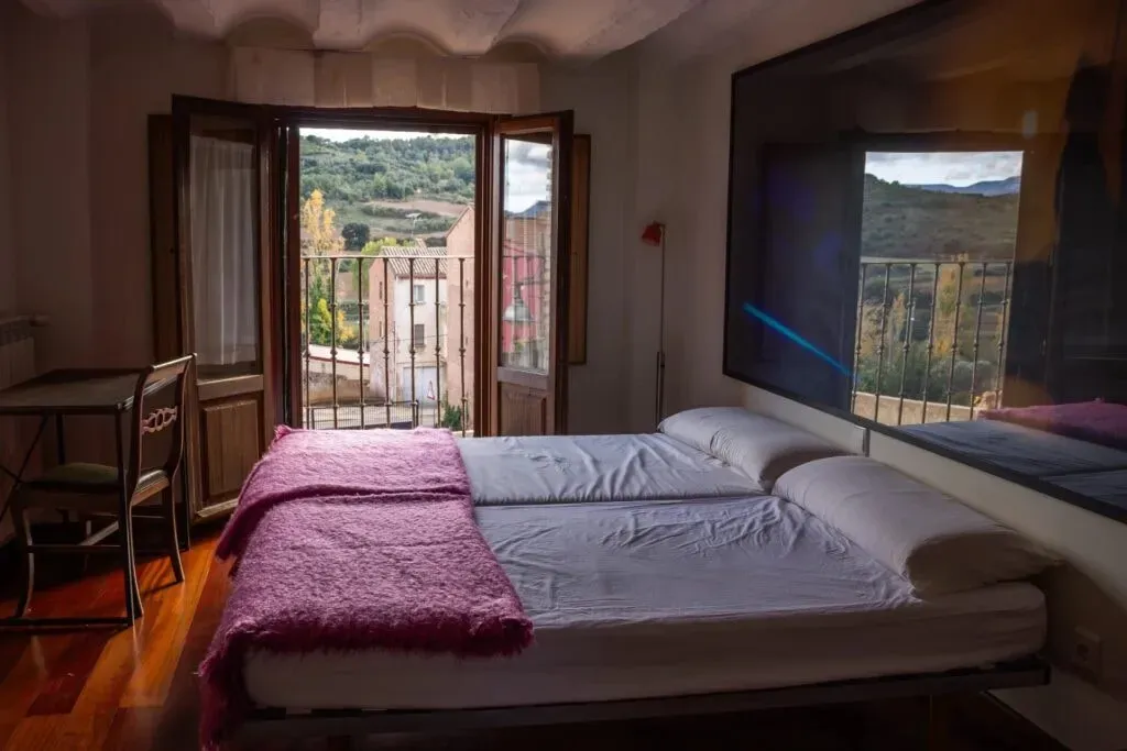 Co-living Sojuela Joven — Sojuela Joven is set in Sojuela, a picturesque small village within the northern part of Spain's La Rioja region. This area is celebrated for its world-class wine, rich culinary traditions, and vibrant local culture. Surrounded by nature, the village offers a serene backdrop for both focused work and personal rejuvenation, allowing guests to easily explore the region's offerings.