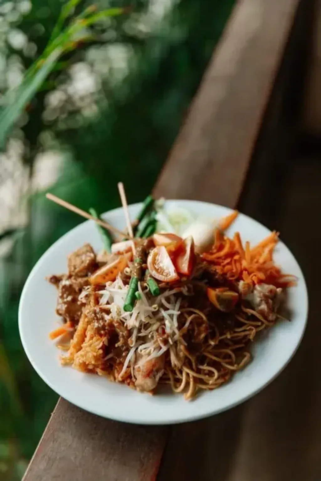 Cosmic Serpent — Located in Kuta, South Lombok, the center is surrounded by natural beauty, offering jungle views from its rooftop yoga house. The atmosphere blends tranquility with the vibrant energy of the island, providing a peaceful escape while remaining central to local cafes and beaches.