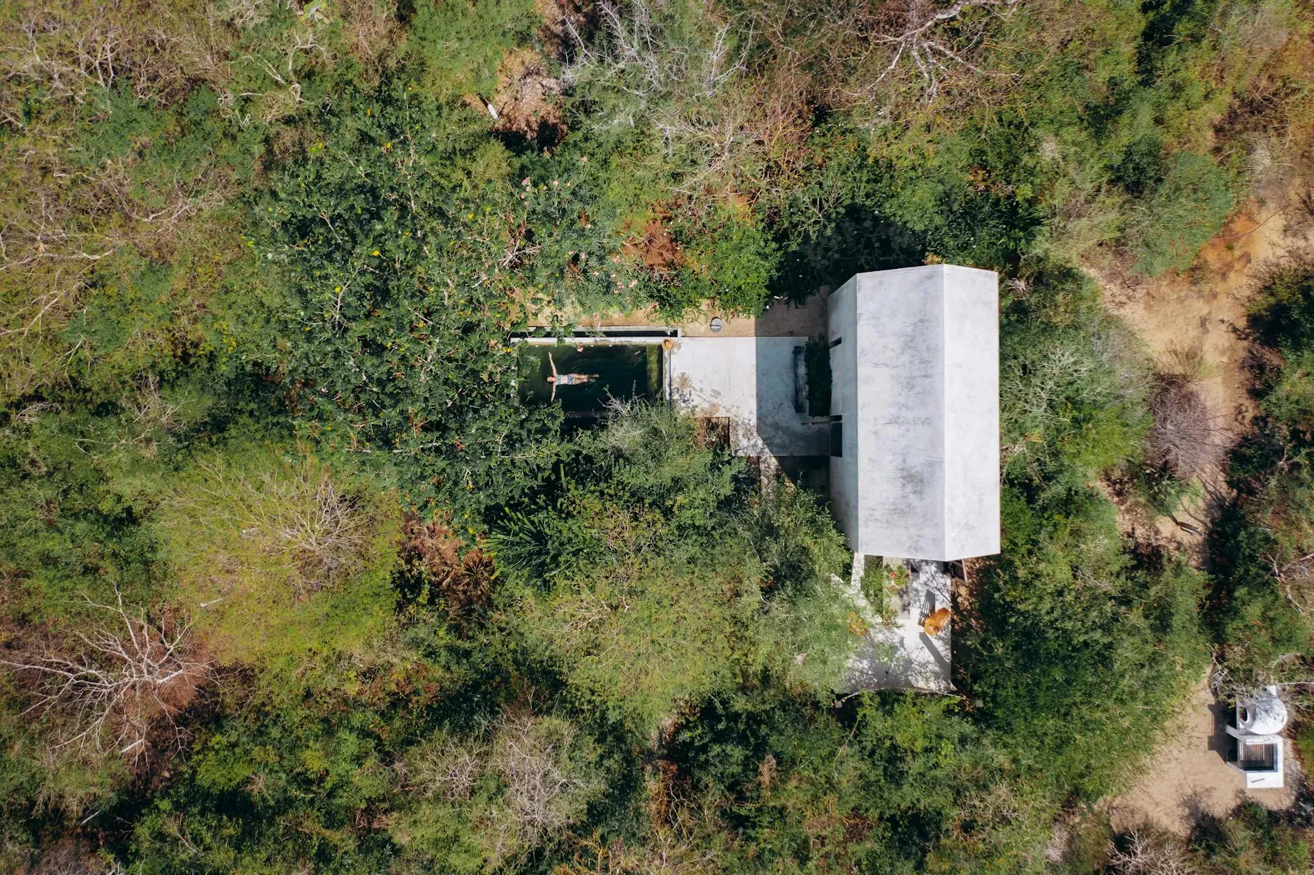 Cuauh Calli — The center is located in Valle de Bravo, a picturesque town in the State of Mexico, offering a serene and beautiful natural environment conducive to introspection and spiritual practice. The surrounding landscape provides a tranquil backdrop for learning and healing.