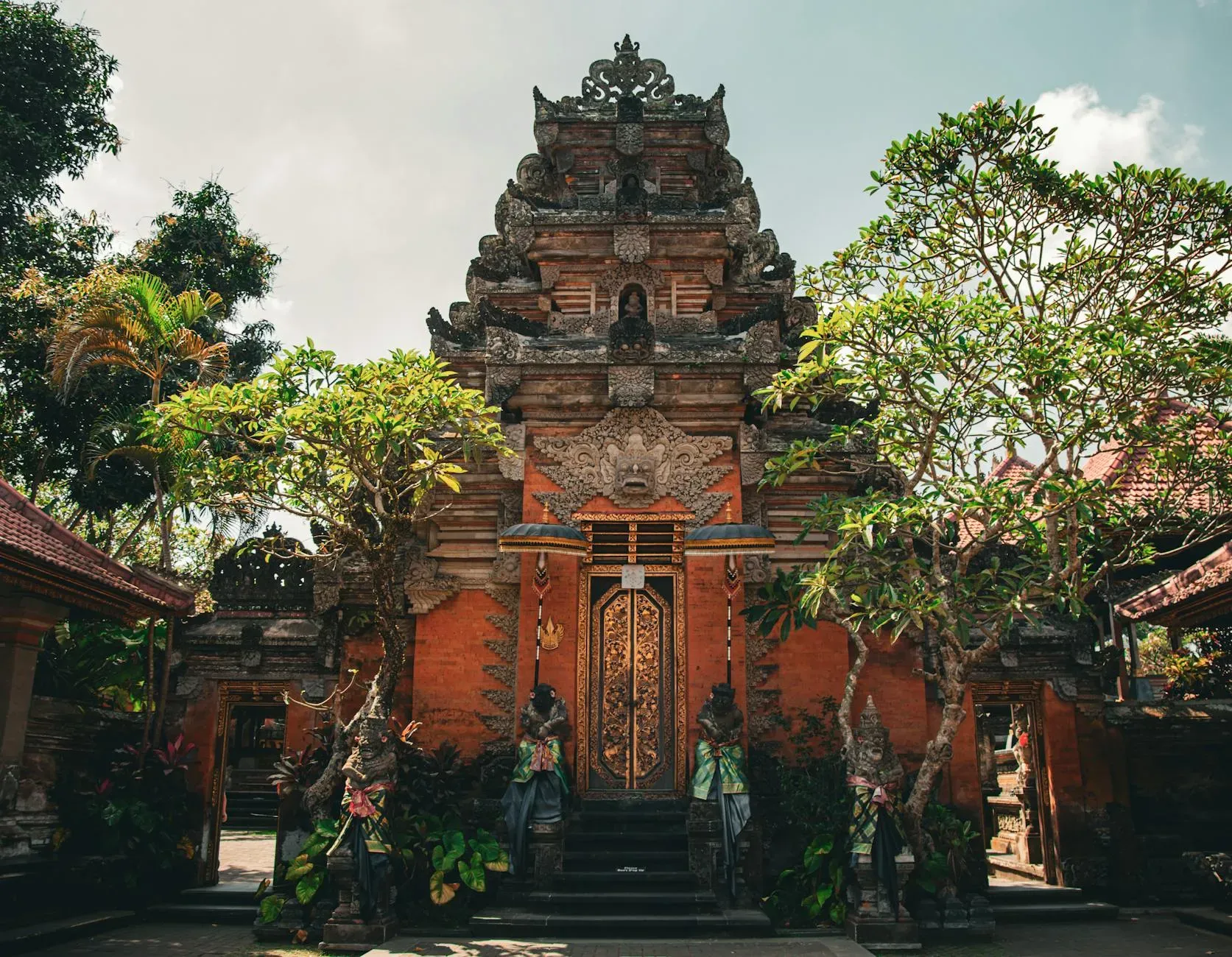 Dani Maya — The center is situated on a secluded campus, designed as an eco-lux resort. It provides a tranquil and comfortable environment, allowing guests to fully immerse themselves in the retreat experience away from daily distractions.