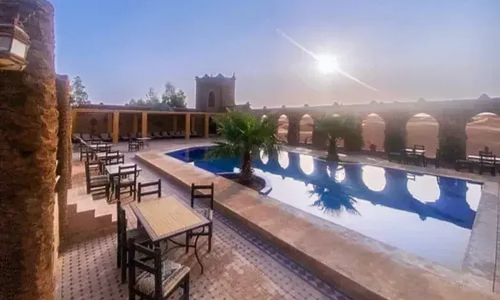 desedua — The retreat unfolds at La Ferme Berbère, a serene location just a short drive from Marrakech's Menara Airport. This setting offers a peaceful escape from the city's hustle, allowing guests to immerse themselves in a tranquil environment while still being accessible to the cultural richness of Marrakech.