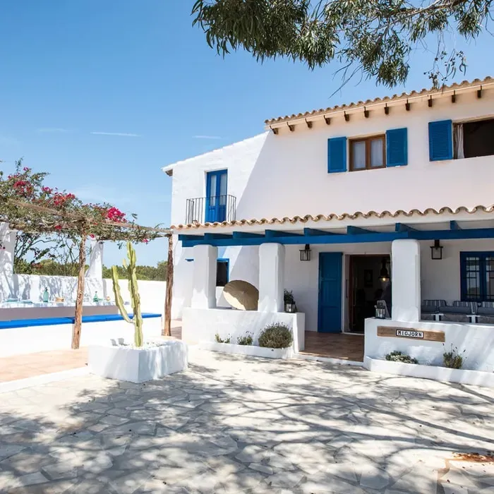 DETOX Formentera — Located in Es Caló, Formentera, the center is housed in a traditional 'masia' or farmhouse. It offers a simple luxury, with the added benefit of being within walking distance to the beach, allowing guests to soak up the Mediterranean sun and sea air.