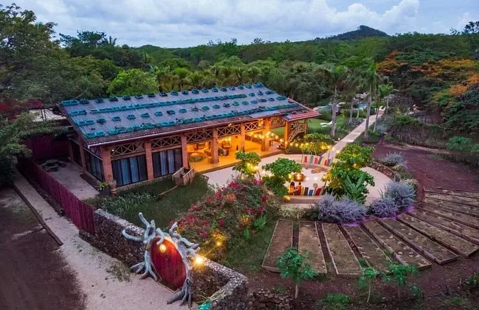 Divine Diosa Retreats — LaTica Lodge, set in Playa Negra, Guanacaste, Costa Rica, provides an authentic and mindful environment. The natural surroundings are integral to the retreat experience, offering a potent backdrop for healing and self-discovery.