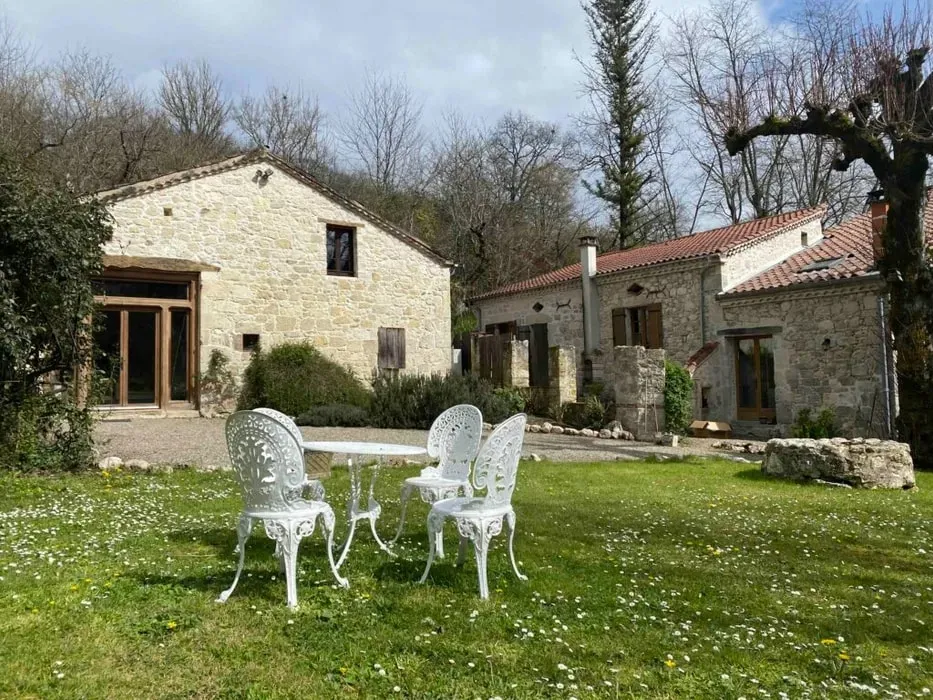 Domaine de Gargoris — set in the picturesque southwest of France, Domaine de Gargoris is surrounded by lush greenery, offering a peaceful and natural atmosphere. The expansive grounds invite guests to unwind and connect with the outdoors, providing a tranquil backdrop for both relaxation and personal development.
