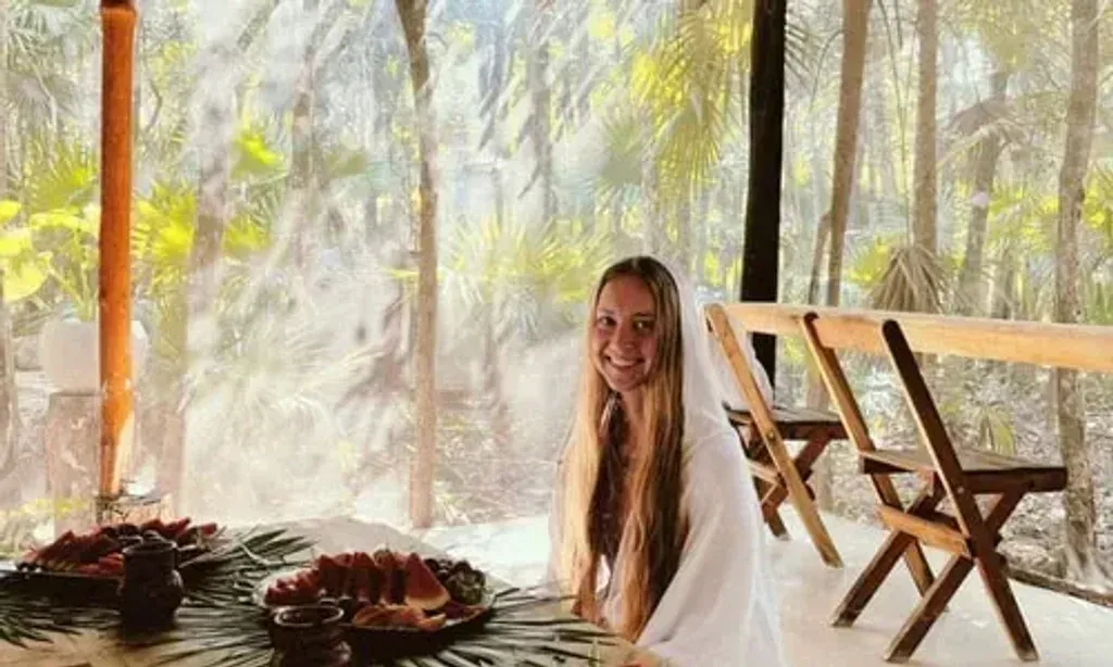 Ek Lum Tulum — set deep within the vibrant Tulum jungle, Ek Lum provides an immersive natural environment. The atmosphere is one of profound tranquility and connection, allowing guests to truly disconnect from the outside world and forge an authentic bond with nature. The sounds and sights of the jungle become an integral part of the healing journey.