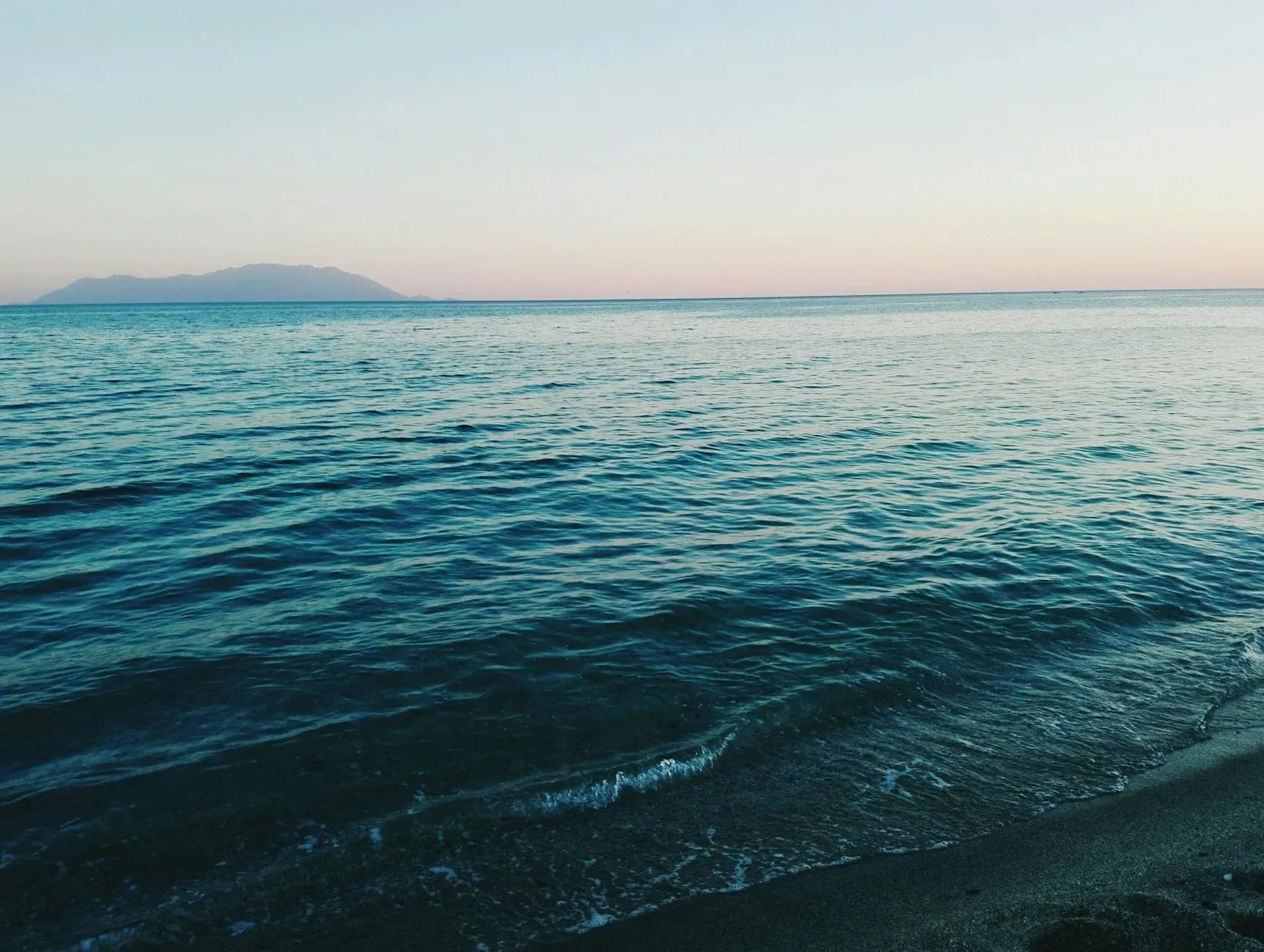 Elefteria Mantzorou — The retreat is situated within a sprawling olive grove in Loutraki, Greece, a region celebrated for its therapeutic geothermal springs and diverse coastal landscapes. It's a quiet spot, just two kilometers from the sea, offering a peaceful escape from busy tourist areas.