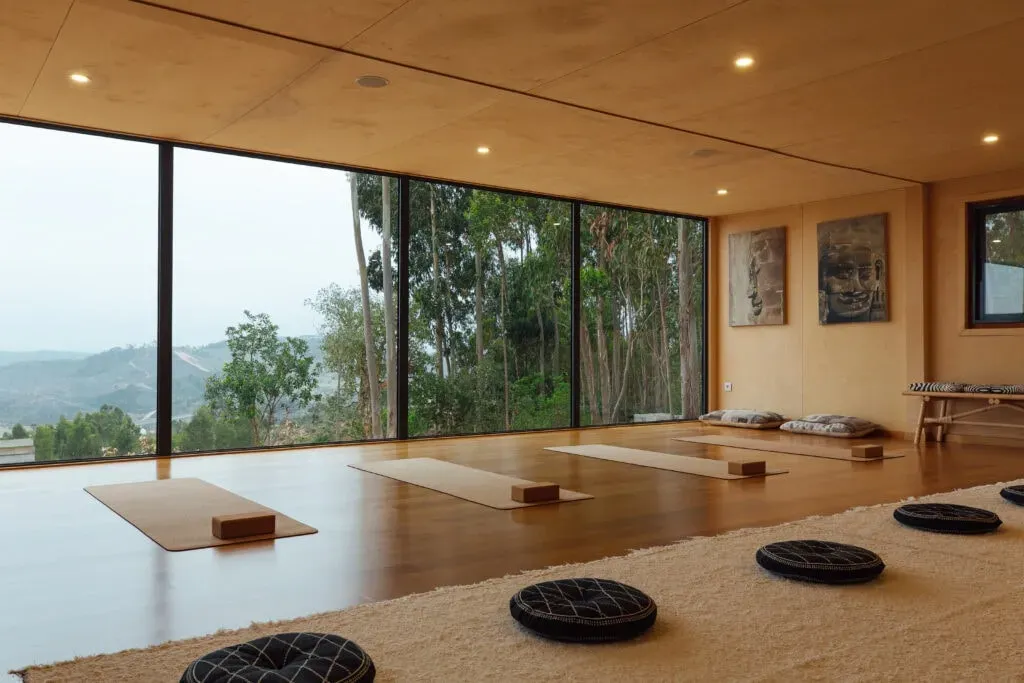 Envision Wellness Retreat — Perched in the mountains of Alentejo, the venue is a boutique eco-luxury retreat spread across 20 secluded acres. The natural surroundings offer a peaceful and private atmosphere, ideal for introspection and a deep connection with nature.