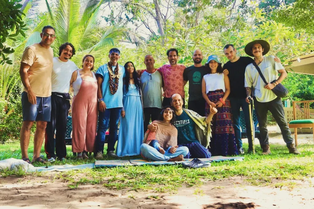 Fundación escuela de la alegria — The center is situated in a peaceful rural area between Polonuevo and Santo Tomás, Atlántico, Colombia. Villa Rosita, the retreat space, is surrounded by lush fruit trees and native plants, creating a natural and serene environment ideal for deep healing and connection.