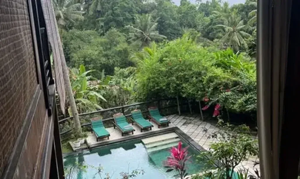 Gaia Retreat Center — Surrounded by the vibrant, lush tropical nature of Ubud, Gaia Retreat Center provides a serene and peaceful environment. The common areas, yoga studios, and gardens are all designed to invite relaxation and support a journey of detox and reflection.