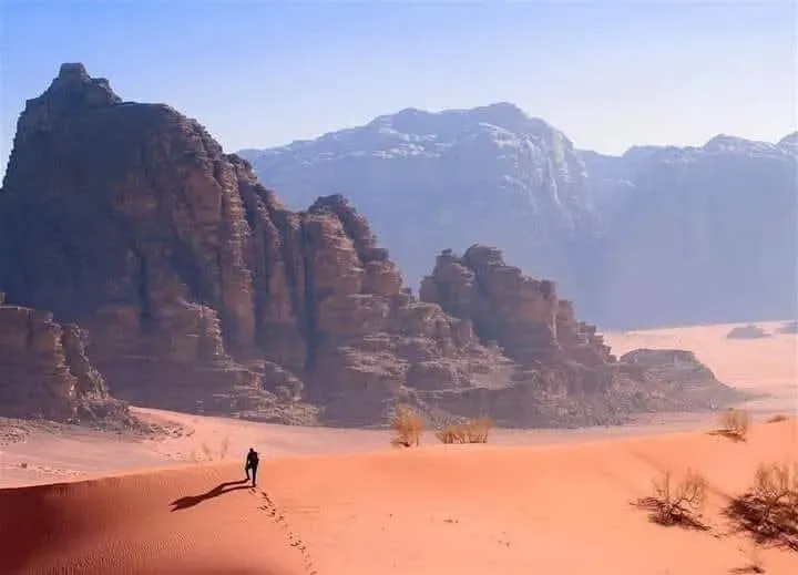 Gakleen – Soul Journey — set within the breathtaking desert landscape of Wadi Rum, the center provides an atmosphere of profound tranquility and natural beauty. Open spaces invite stargazing, while walking trails encourage exploration of the surrounding environment. The desert's vastness and silence create a powerful backdrop for introspection and spiritual connection.