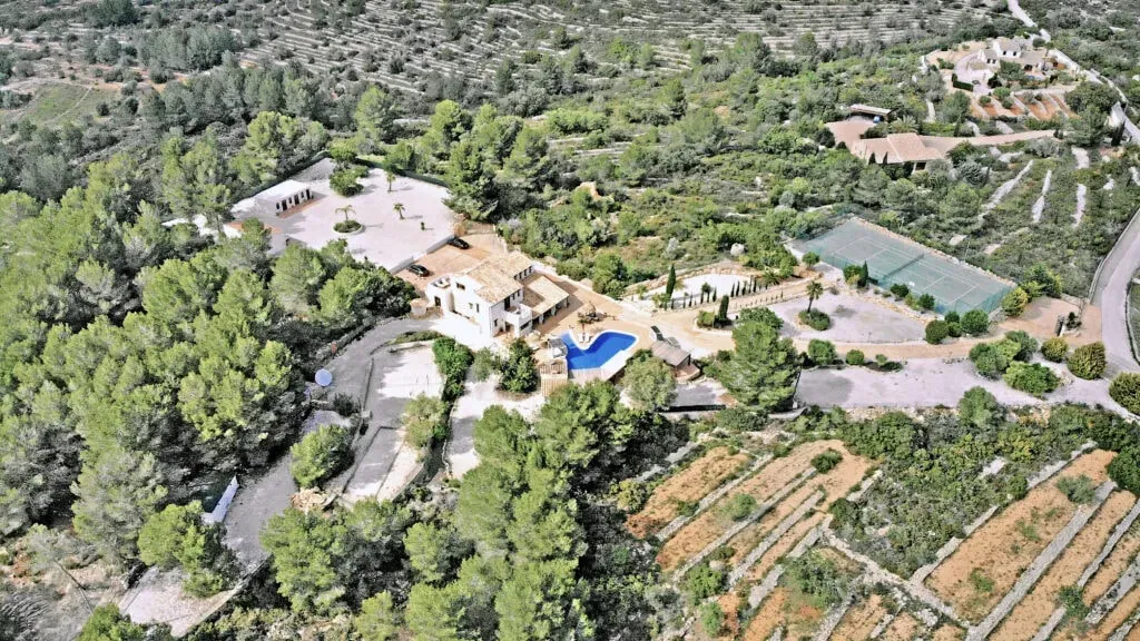 Golden Paradise Luxury Retreats — The retreat is set within serene Mediterranean gardens in Benisa, offering a tranquil country hideaway. The environment blends the comfort of a private villa with the luxury of a boutique experience, providing ample space for relaxation and various activities amidst natural beauty.