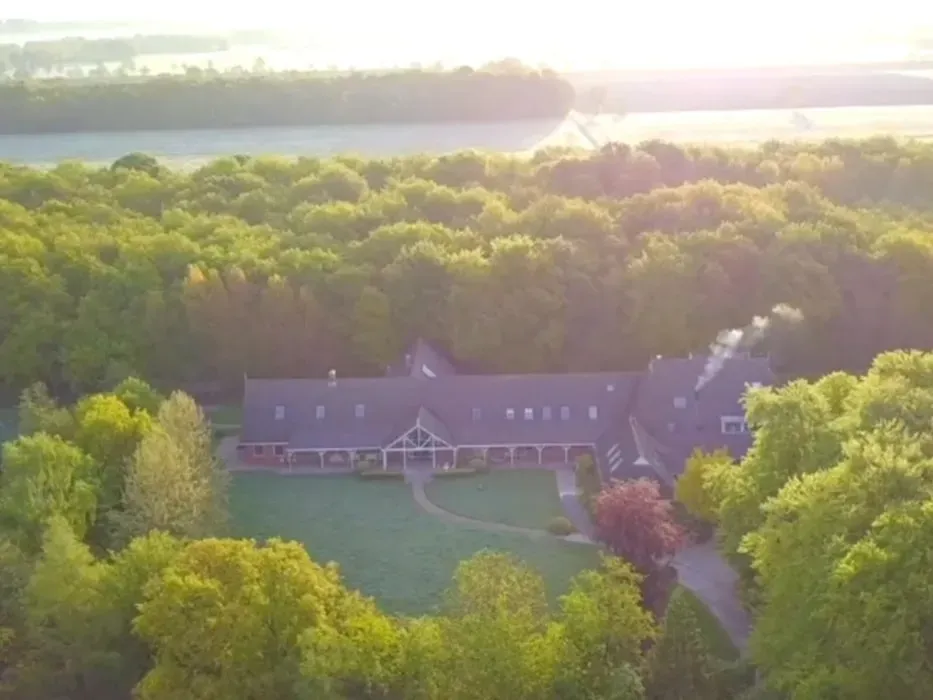 Grof Legacy Training Nordic — set in the serene Dutch countryside, the New Eden retreat center provides a tranquil and natural environment. The peaceful surroundings are specifically chosen to support deep inner work and offer a sense of calm away from daily distractions.