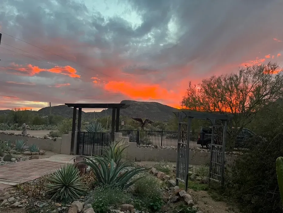 Hardyness — The center is situated on a historic ranch east of Tucson, providing easy access to the stunning landscapes of Saguaro National Monument East and the Santa Catalinas. The desert environment offers a serene backdrop for reflection and outdoor activities, with wide-open spaces and clear skies well suited to stargazing or simply enjoying the changing light.