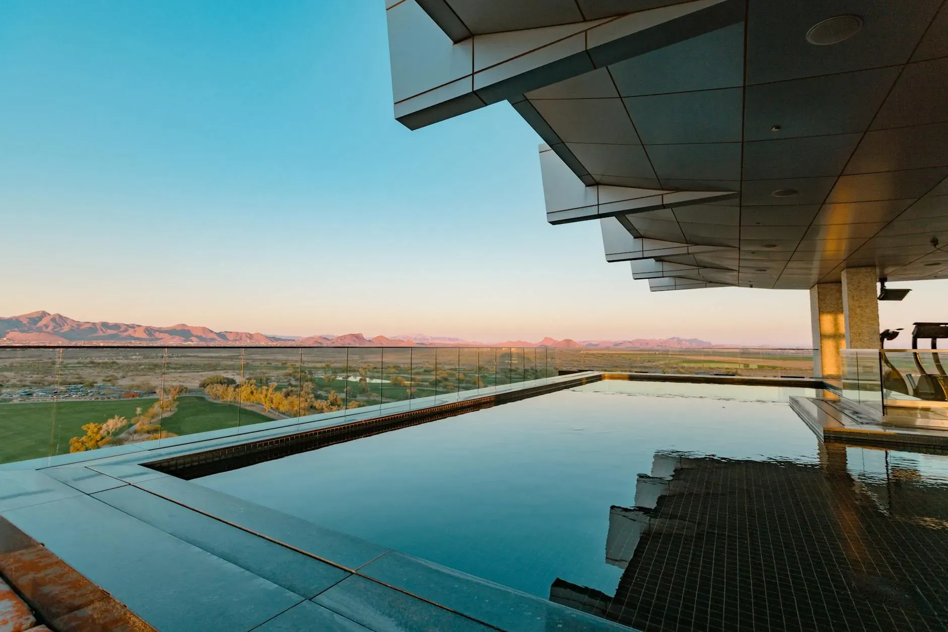 Holistic Health House — The center is situated in Scottsdale, Arizona, about a mile southwest of the vibrant downtown area. The main house is part of a complex featuring six large lawns and a refreshing pool, offering ample space for relaxation and outdoor enjoyment. For fitness activities, guests will visit the RowDojo, a private facility located a mile away in central downtown Scottsdale.