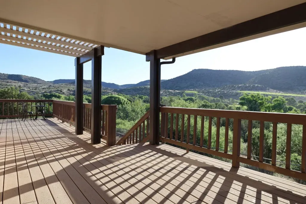 Hypnobloom Retreat — set in the vast Arizona countryside, just a short drive from Sedona, Hypnobloom Retreat offers a remote and peaceful environment. The "big yellow house" provides a spacious and tranquil atmosphere, with ample outdoor space to enjoy the natural surroundings.