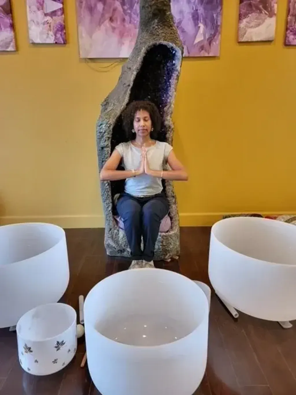 iChakras Smart Meditation Club — Located in Los Altos, California, iChakras Smart Meditation Club offers a high-end, modern wellness space. The atmosphere is designed for deep relaxation and energy healing, featuring dedicated meditation areas, private rooms for brainwave training, and biohacking stations, all contributing to a contemporary and sophisticated environment.