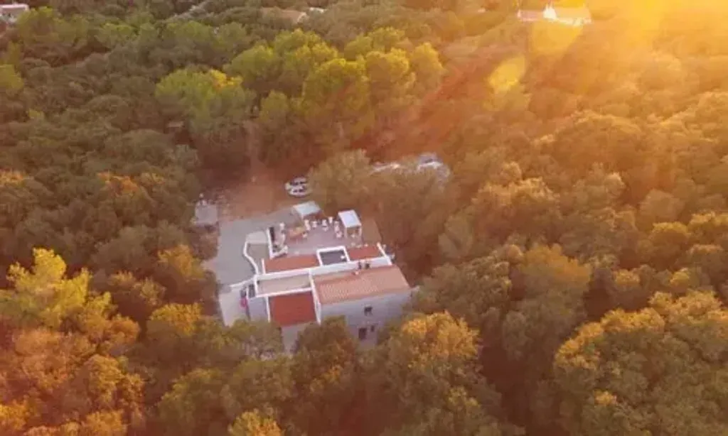 IKRC CENTRO INT DE RETIRO KADAMPA — The center is situated within Menorca, a designated biosphere reserve, ensuring a natural and protected environment. This location is ideal for those looking to disconnect from urban distractions and immerse themselves in a peaceful, energy-renewing atmosphere. The specific address, Camí sa Roca, places it in one of the island's most protected areas.