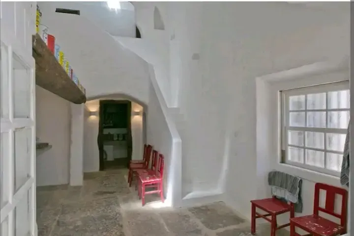 Imbuera — The center is situated in Carvoeira, Lisbon, with direct access to natural hiking trails. These paths lead to the Foz do Lizandro River, offering opportunities for swimming and stand-up paddleboarding, and continue to a beach where surfboard rentals and lessons are available. This provides a serene and active natural environment for guests.