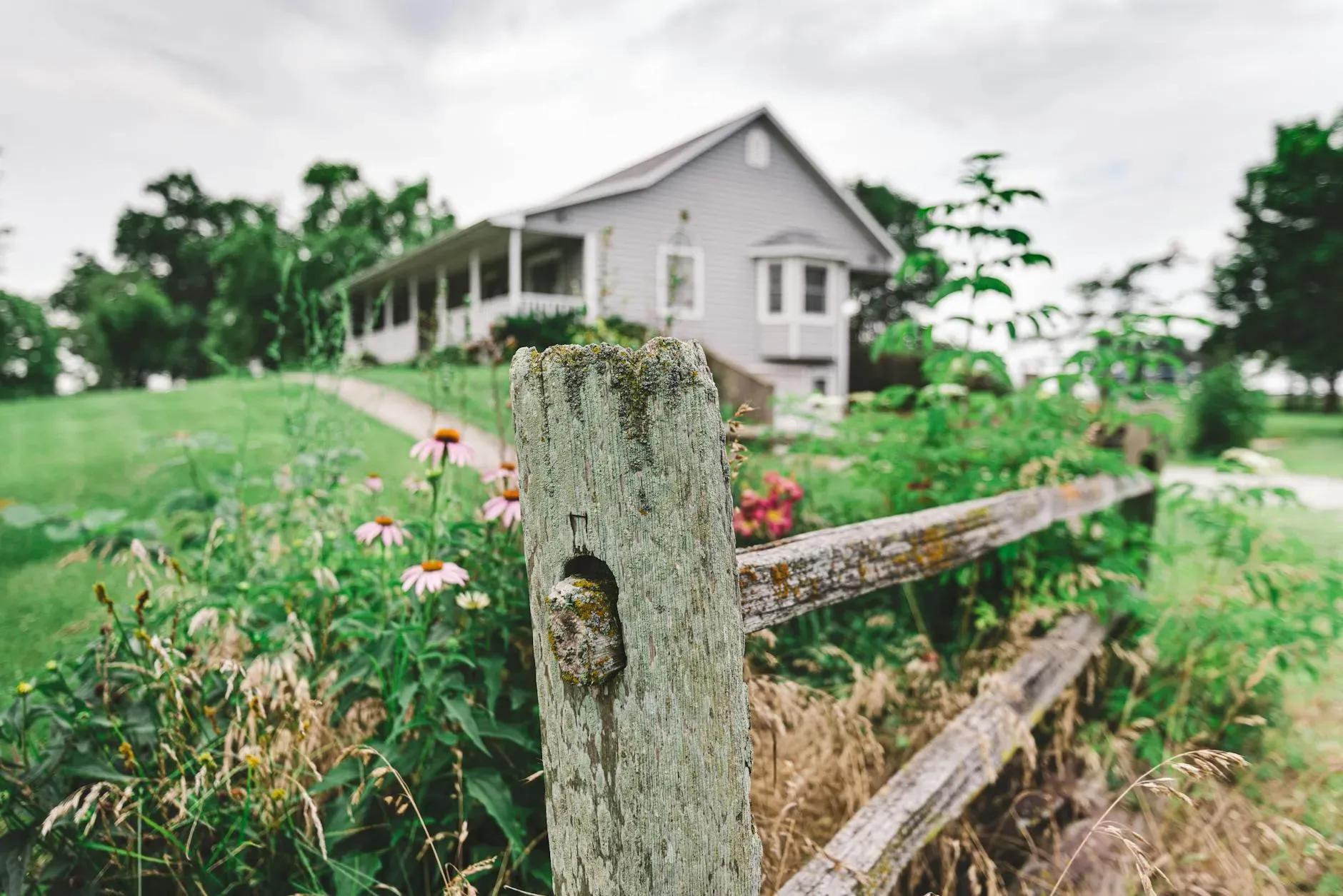 integrating presence — Integrating Presence operates within Missouri, USA, providing a convenient local option for those seeking meditation retreats. The specific setting varies by retreat, but the focus is on creating a conducive environment for practice within the local community.