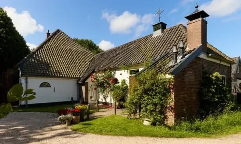 Inwardbound — The Castricum venue is situated in the Netherlands, surrounded by a national park, offering a tranquil and natural environment. This setting provides an ideal backdrop for introspection, nature walks, and the retreat experience, balancing serene natural beauty with comfortable amenities.