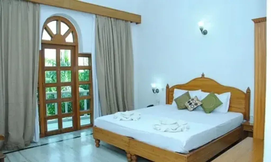 isabel Retreat — Situated within the Hotel Isabel Palace, the retreat offers a convenient and comfortable base in Khajuraho. The location near the airport road provides easy access while maintaining a sense of calm, allowing guests to focus on their well-being amidst the cultural richness of Madhya Pradesh.