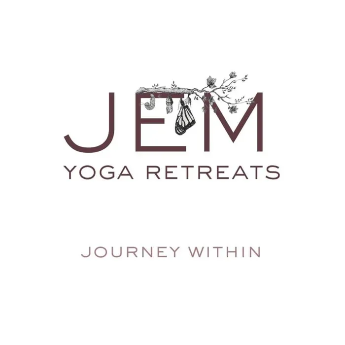 Jem Yoga Retreats — set in Santa Cruz La Laguna, Guatemala, the retreat venue, Villa Sumaya, boasts a breathtaking natural environment. Guests can enjoy views of the majestic Lake Atitlan, with opportunities for paddleboarding or kayaking directly on its waters. The atmosphere is one of serene immersion, surrounded by the sounds of nature, providing an ideal backdrop for reflection and restoration.