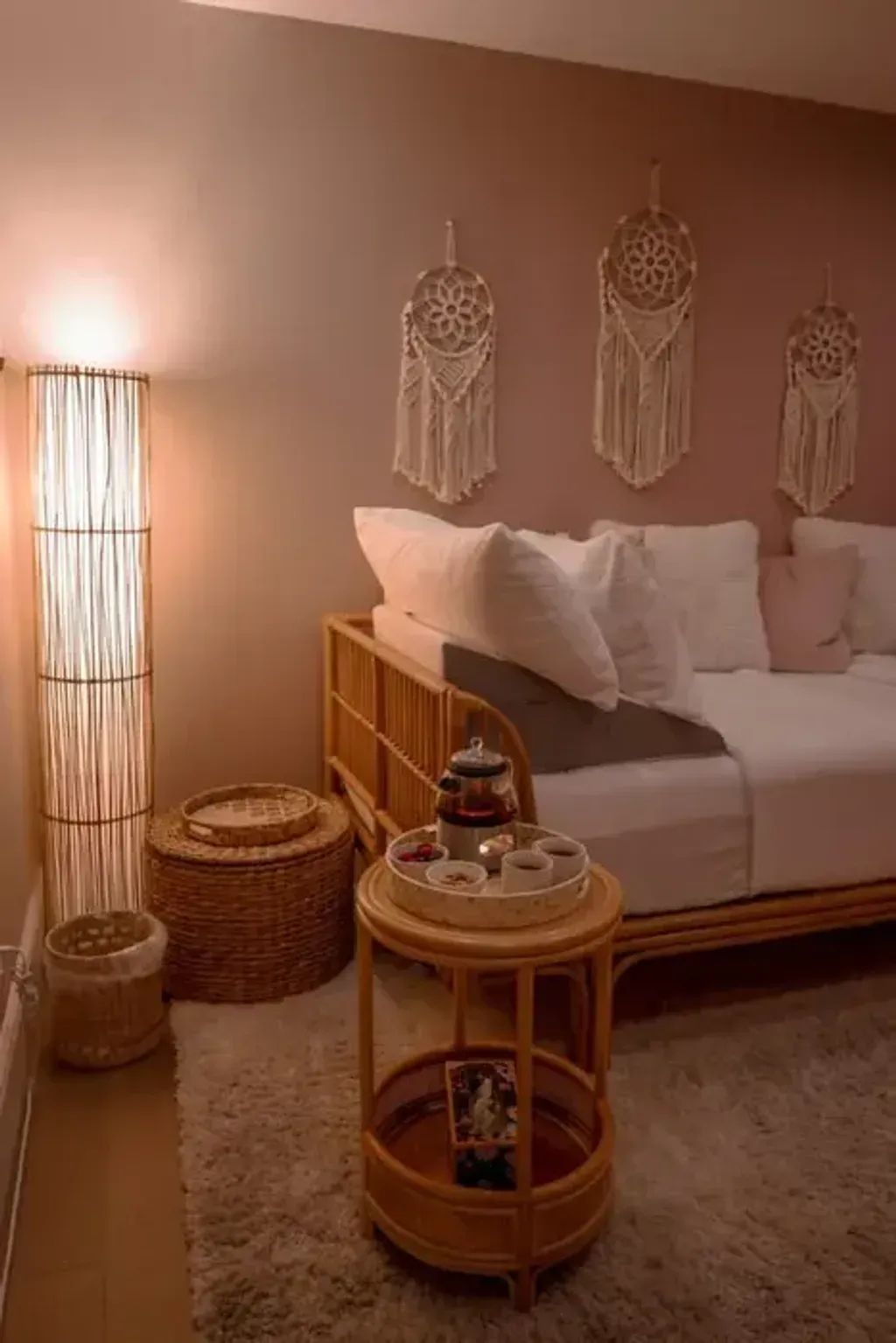 Kadelyx — Kadelyx operates as an outpatient center in Phoenix, Arizona. The environment is designed to be supportive and conducive to healing, providing a safe space for clients undergoing ketamine therapy.