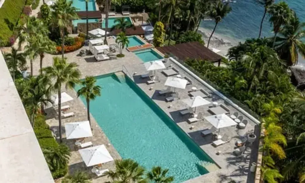 Kambo Wellness Center — The center is situated in Lomas Huanacaxtle, offering direct beach access and ocean views from its balconies. The surrounding area is coastal, with easy access to nearby towns like La Cruz de Huanacaxtle, Bucerías, and Sayulita, providing a blend of natural beauty and local charm.