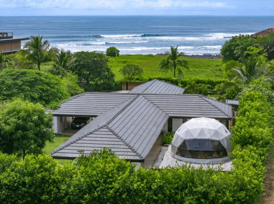 Kasa Kurij — set where the ocean meets the jungle in Playa Negra, Costa Rica, Kasa Kurij provides serene surroundings. The atmosphere is one of natural beauty and tranquility, ideal for those looking to unwind and reconnect with themselves amidst a lush, tropical landscape.