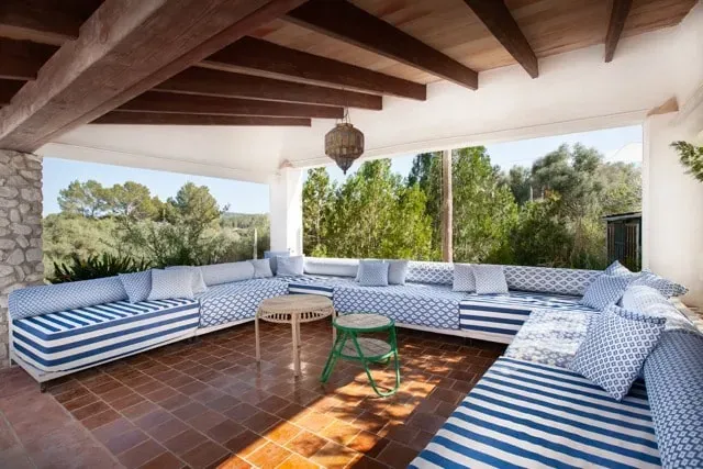 Kasia — Kasia is situated on Finca s’Almudaina, an authentic villa in the beautiful rolling countryside of central Mallorca. The surroundings are characterized by unspoiled nature, offering a peaceful and serene atmosphere. Traditional Spanish villages are nearby, providing a glimpse into local life.