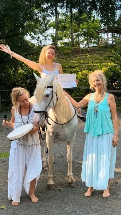 Kindred Spirits @horses.yoga — set on the vibrant Caribbean coast of Costa Rica, Kindred Spirits is deeply integrated into the surrounding jungle environment, with the ocean just a stone's throw away. The atmosphere is one of natural simplicity and peace, designed to facilitate rest and genuine reconnection rather than luxury.