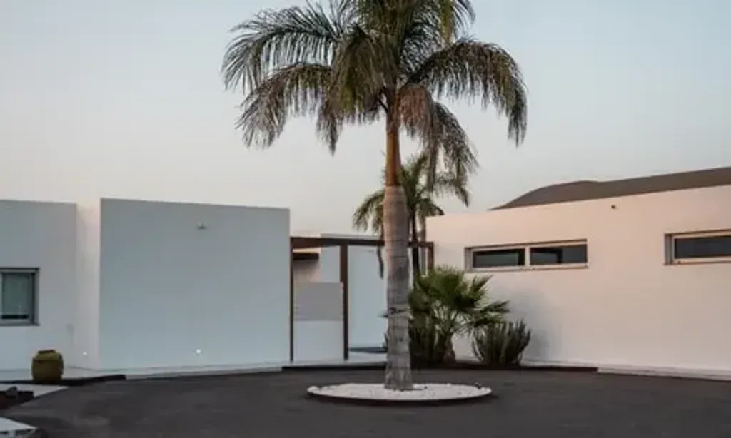 Kyuka — Kyuka is situated in Lajares, La Oliva, on the island of Fuerteventura, an area known for its serene beauty. The center provides a tranquil backdrop for personal reflection and connection with nature, allowing guests to fully immerse themselves in a peaceful environment.