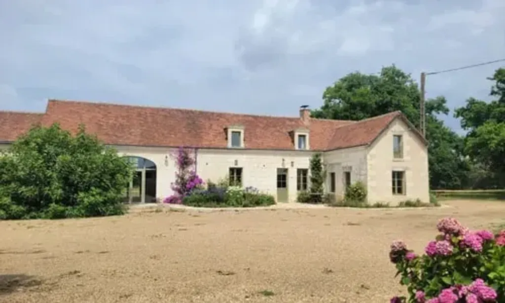 LA FONTAINE DES RESOSURCES — set in the tranquil Haute Forêt of Villedieu-le-Château, the center provides a peaceful rural escape. The surrounding Loir-et-Cher countryside offers a quiet backdrop, ideal for introspection and unwinding from the demands of professional life. It's a place where the natural environment encourages a slower pace and deeper connection.