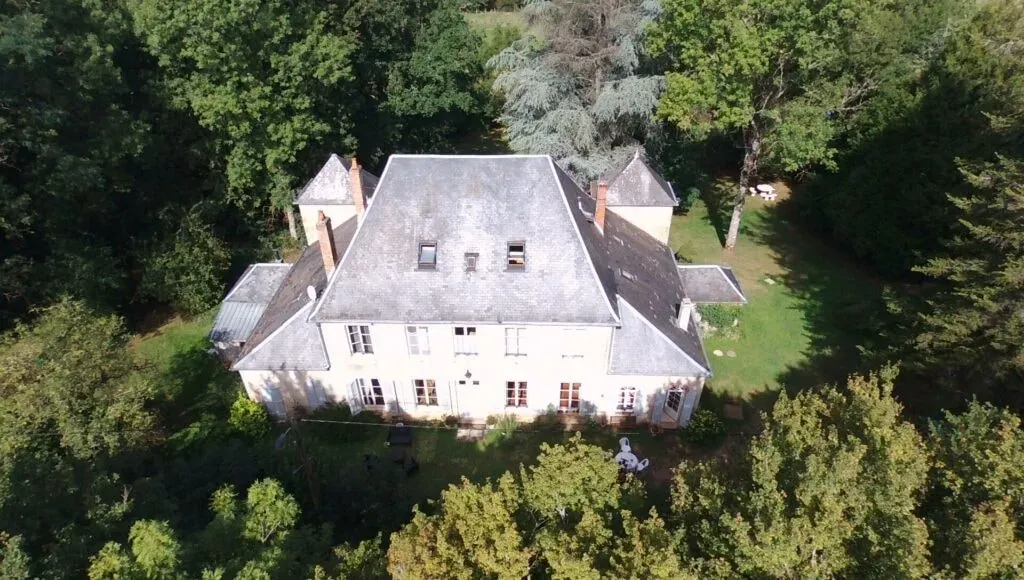 La Maison — La Maison is situated in the peaceful French countryside of Beaumont-la-Ferrière, offering a quiet and harmonious environment. The location provides a sense of calm, ideal for introspection and personal growth, surrounded by nature's tranquility.