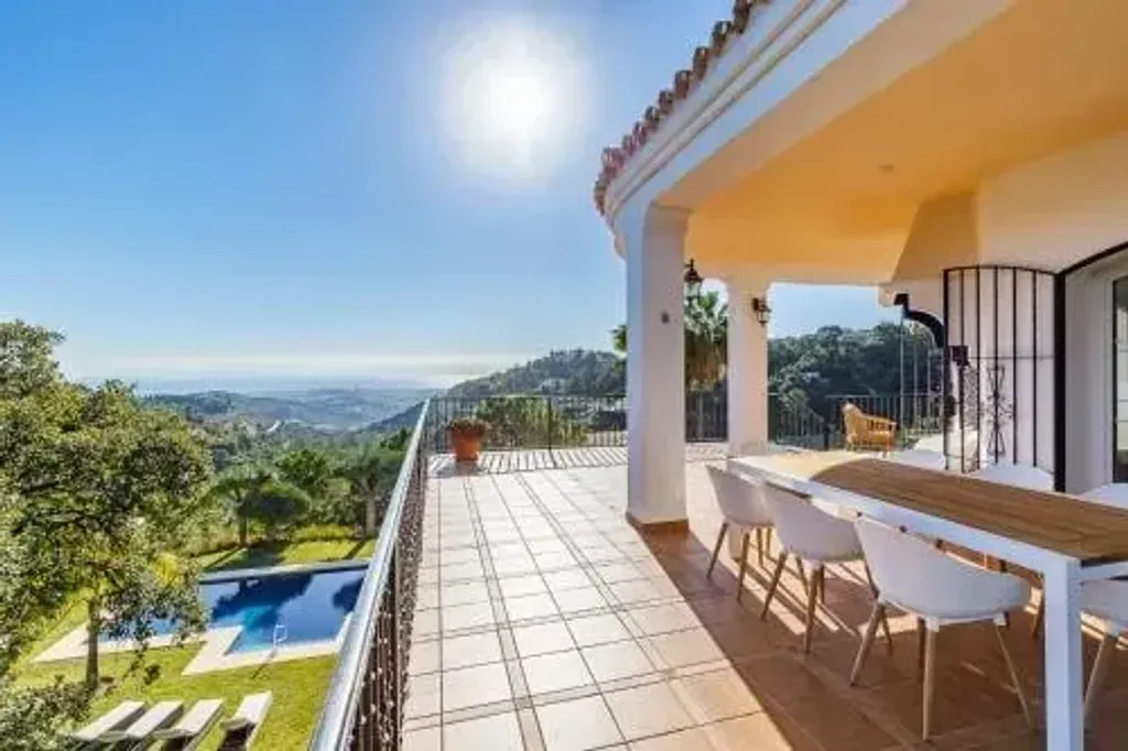 Laderna Retreat — set in the picturesque El Madroñal area of Marbella, the retreat offers breathtaking views of both the mountains and the sea. The spacious grounds include a private garden, providing a serene and exclusive atmosphere for guests to relax and rejuvenate amidst the natural beauty of the region.