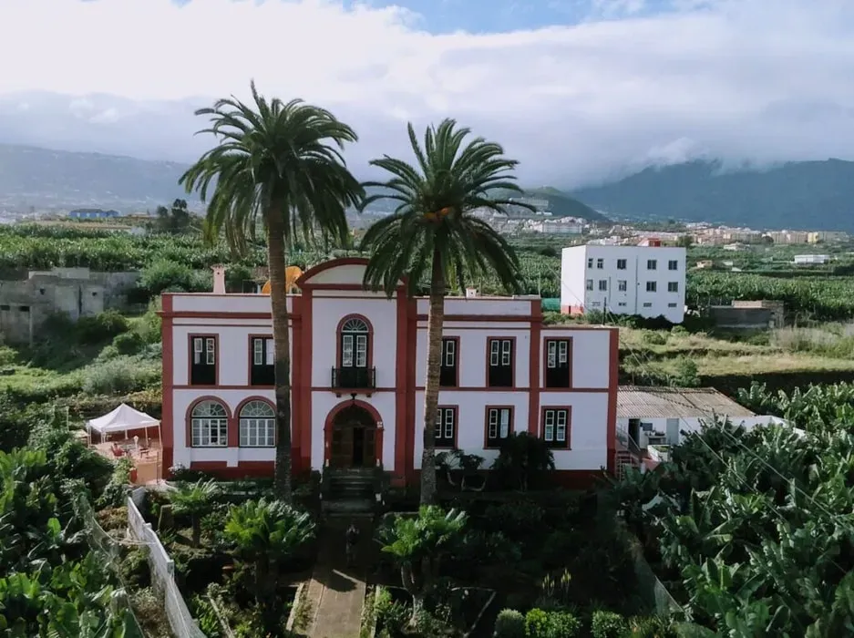 LIT — Situated in Puerto de la Cruz, a lively town on the northern coast of Tenerife, the center benefits from the island's pleasant climate and scenic beauty. While the immediate surroundings aren't specified, the Canary Islands are known for their volcanic landscapes, lush vegetation, and ocean views, providing a naturally inspiring backdrop for retreat activities.