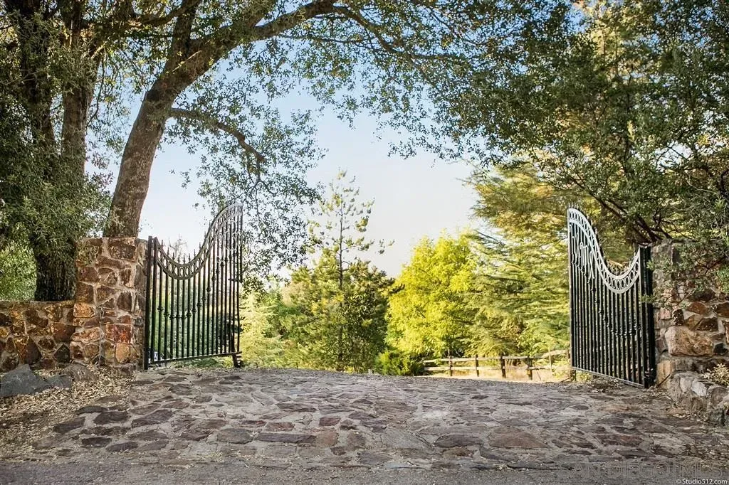Luxury Fasting Retreats — set on a private, gated five-acre property, the retreat offers a blend of natural beauty and luxurious comfort. Guests can unwind in hammocks, find peace on meditation patios, or explore the property's hiking trail, all surrounded by the serene landscapes of Julian, California.