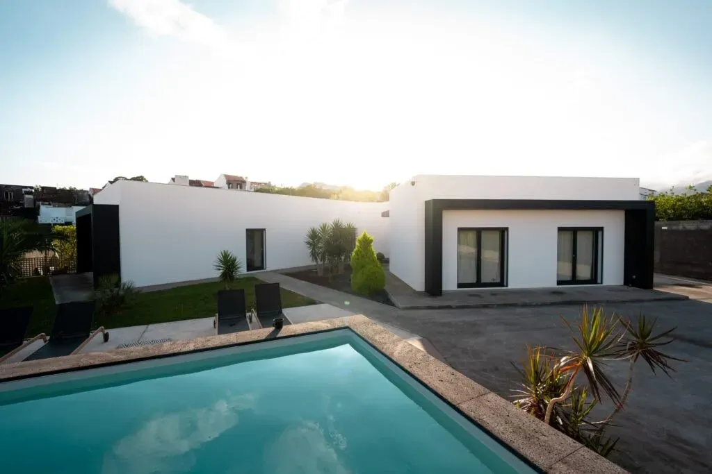 Mainty Studio — The studio is situated in Ribeira Grande, the surfing hub on the north coast of São Miguel Island. Guests stay at Surfin Azores, an eco-lodge close to the beaches of Areal de Santa Bárbara and Monte Verde. The lodge provides a relaxed atmosphere with communal spaces for dining and socializing, all set against the stunning backdrop of the Azorean landscape.