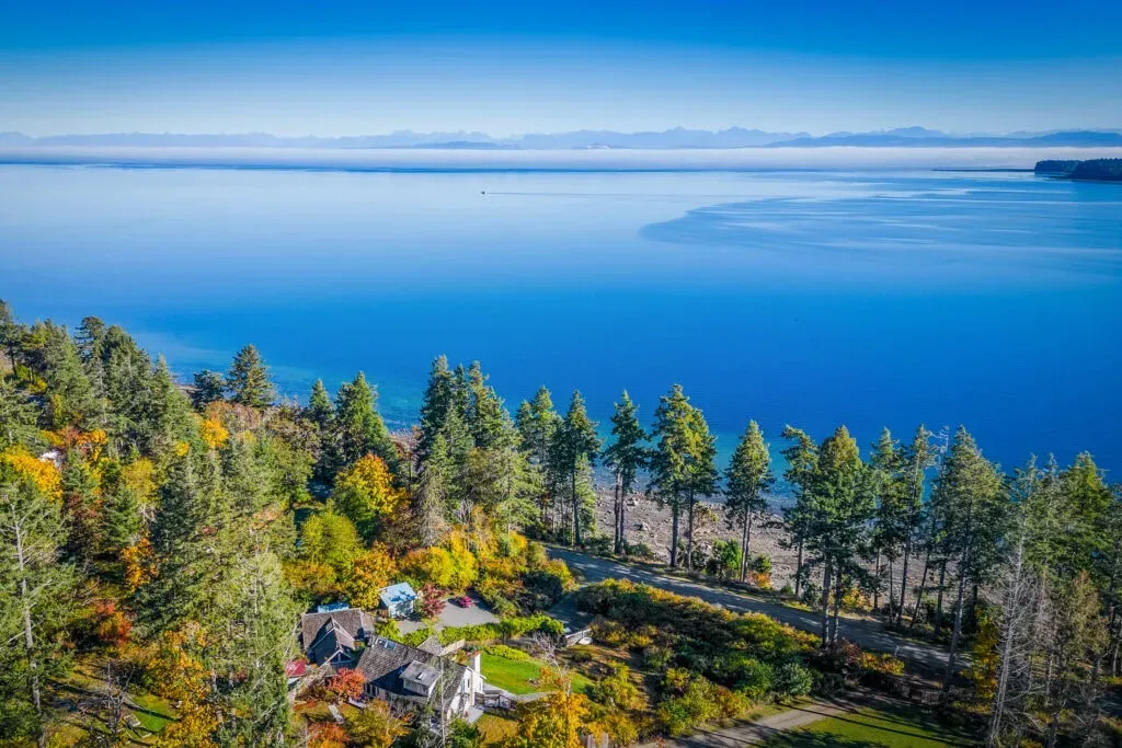 Manna House CA — set on Denman Island in British Columbia, Manna House CA provides a tranquil island escape. The natural beauty of the surroundings contributes to a serene atmosphere, ideal for introspection and rejuvenation. Guests can enjoy the peaceful environment, which complements the retreat's focus on holistic well-being.