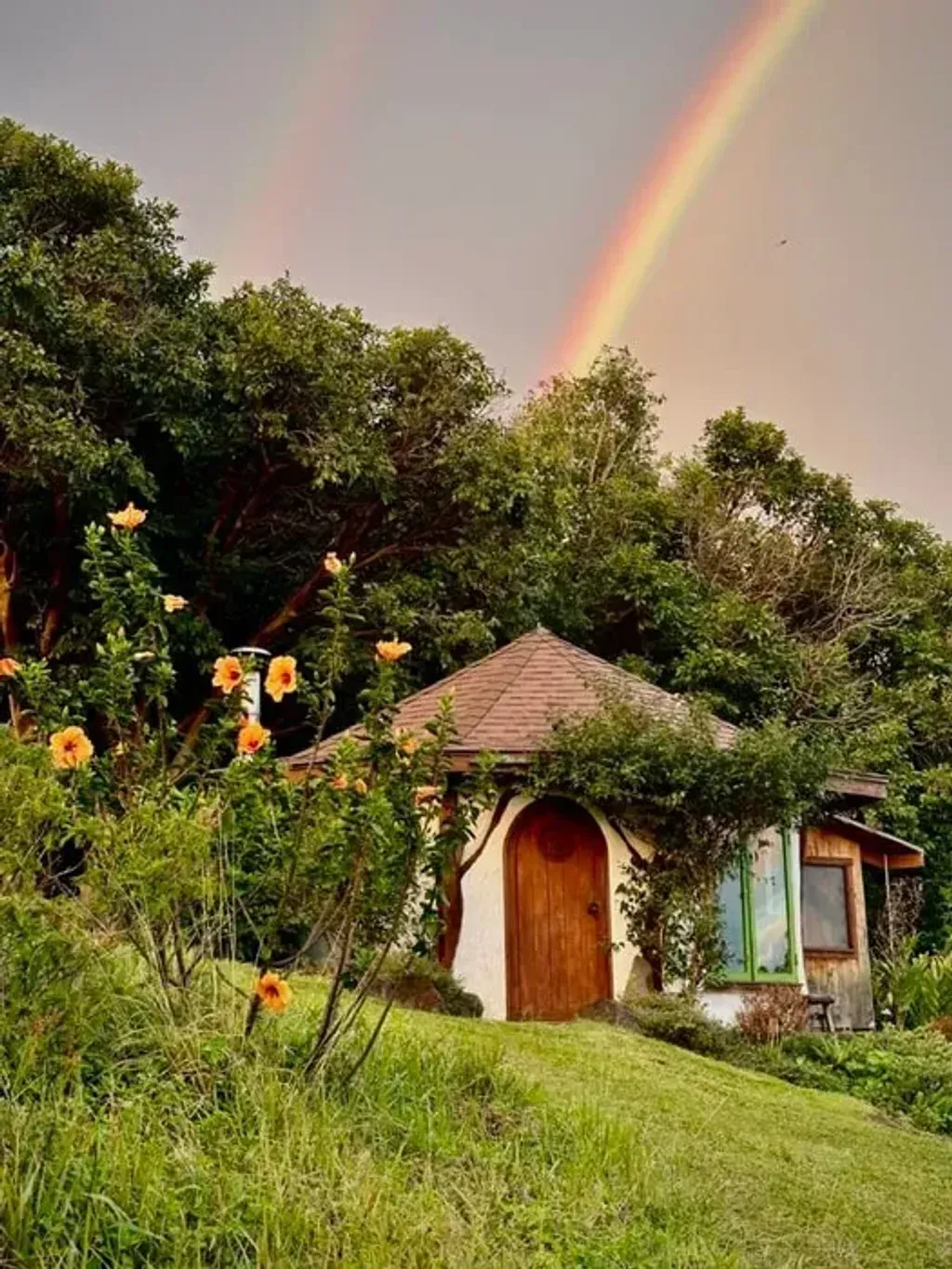 Mele Mauna — Mele Mauna is situated in Kaupo, Hawaii, offering an off-grid experience deeply immersed in the natural beauty of Maui. The atmosphere is one of serene isolation, well suited to focused creative work and connecting with the island's vibrant landscape.