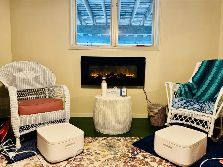 Mind Shift Wellness Bed & Breakfast — The center is situated on 3.2 acres of natural paradise in Hartland, Wisconsin, offering a serene and tranquil environment. The landscape provides a peaceful backdrop for relaxation and rejuvenation, allowing guests to connect with nature.