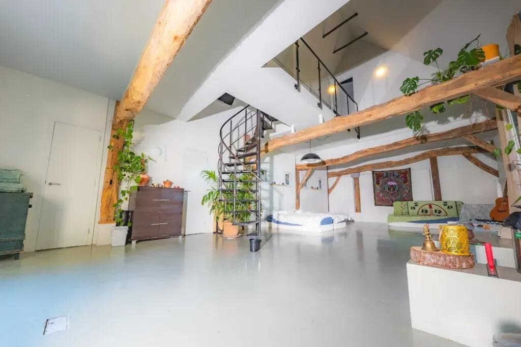 Motherland — Motherland is situated in Zeijen, Drenthe, surrounded by nature, providing a serene backdrop for introspection and connection. The atmosphere is intentionally crafted to feel welcoming, simple, and held, encouraging visitors to settle in and find presence.
