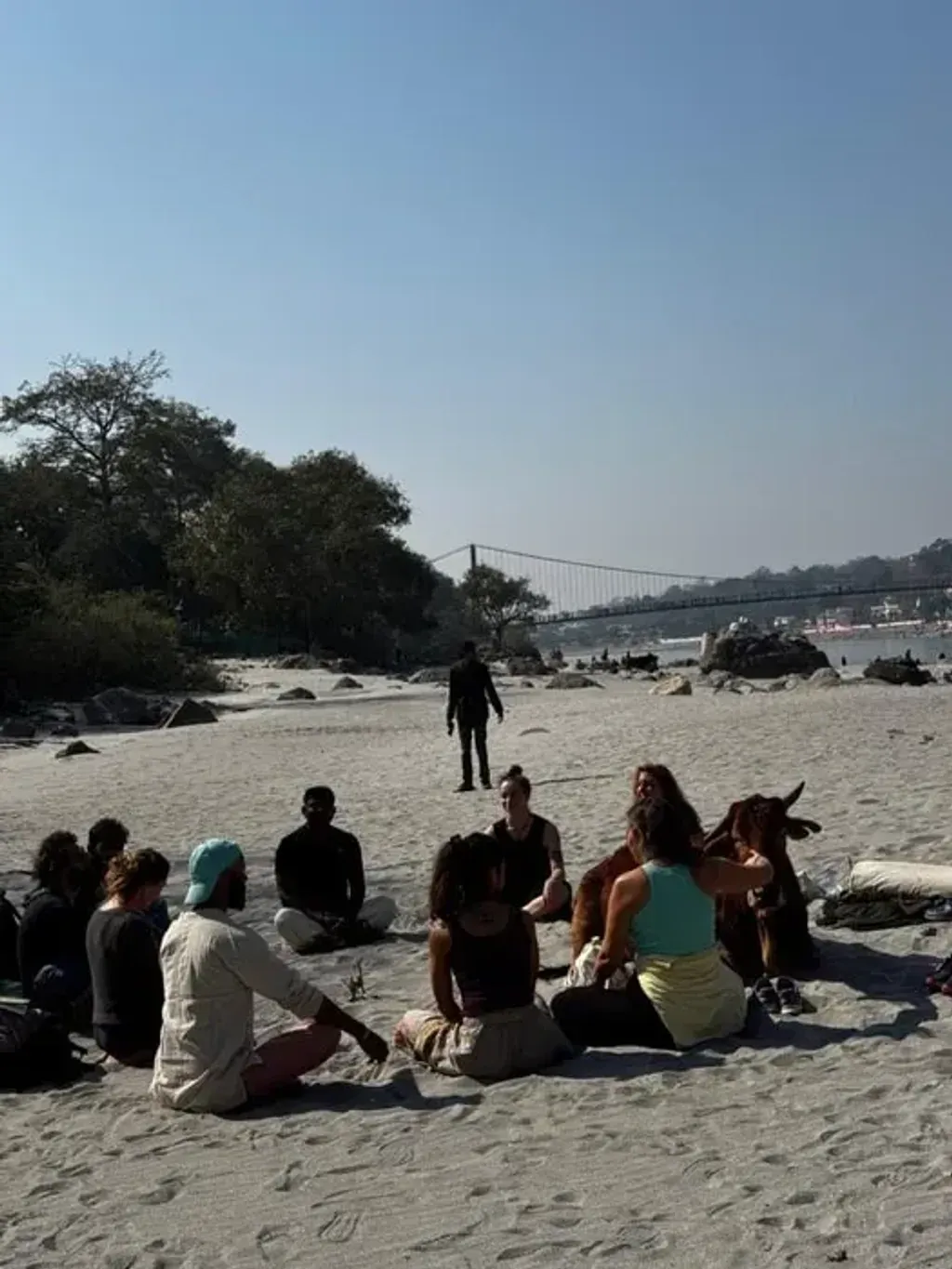 Nada yoga, the source — Rishikesh, set in the Himalayan foothills along the Ganges River, provides a naturally spiritual and tranquil environment. The air is often filled with the sounds of temple bells and flowing water, creating an ideal atmosphere for introspection and connection.