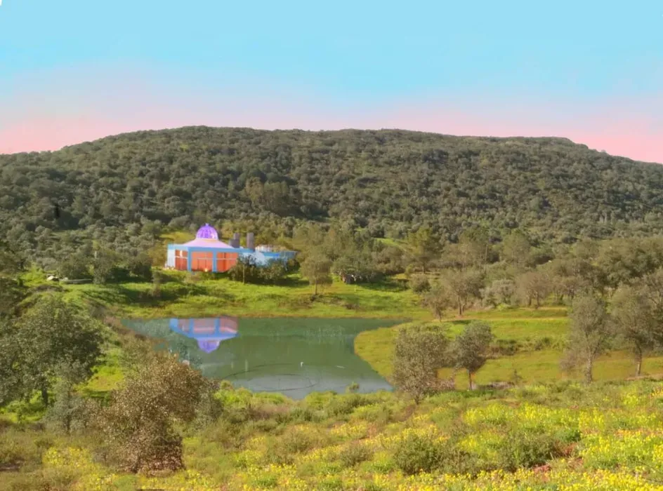 NATURALMENTE - Holistic Living — Located near Alte-Loulé in the beautiful Algarve region of Portugal, NATURALMENTE offers a tranquil setting. The area is known for its natural beauty, providing a harmonious backdrop for introspection and connection with the environment.