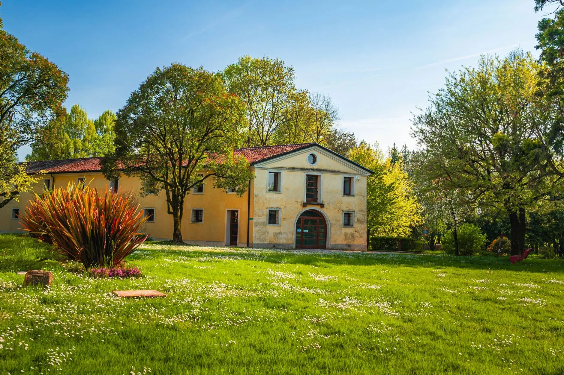 Olyma_Wellbeing — retreat center
