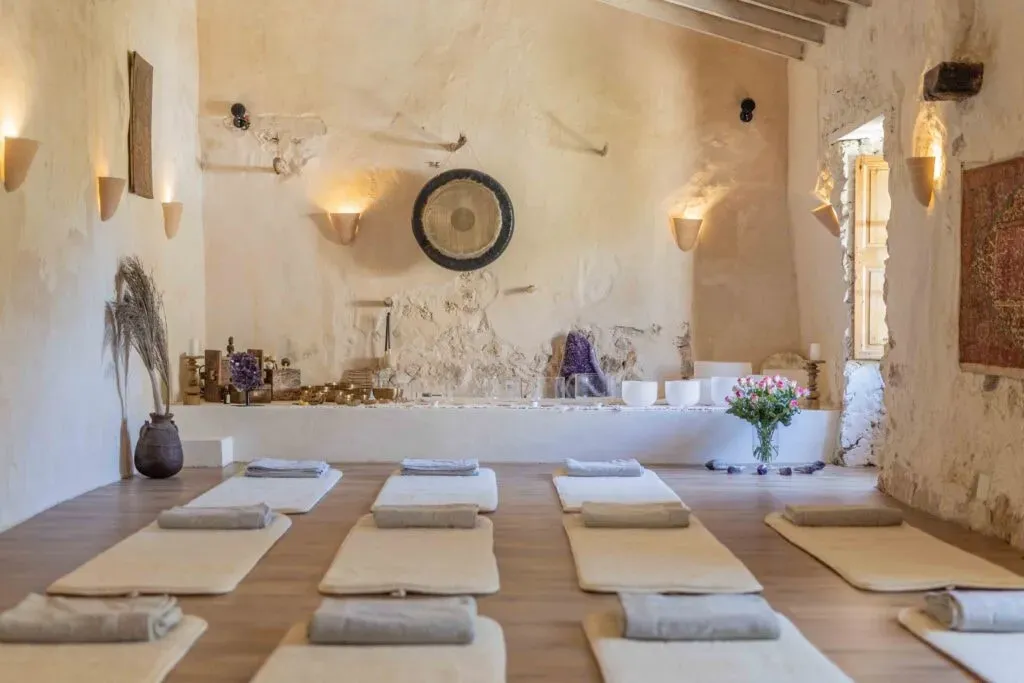 Pilates with Jens — The retreat is located in Son Boronat, a serene area in Mallorca, providing a tranquil backdrop for relaxation and movement. The natural beauty of the island offers a peaceful atmosphere, ideal for stepping away from the everyday hustle.