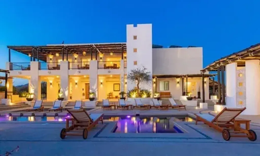 Prana del Mar — set in Los Cabos, Prana del Mar boasts a stunning location where desert gardens meet a wide, golden-sand beach. The atmosphere is one of tranquility and natural beauty, with ocean views from the roof deck and a peaceful labyrinth for contemplation. It's a place where you can truly disconnect and immerse yourself in the serene surroundings.