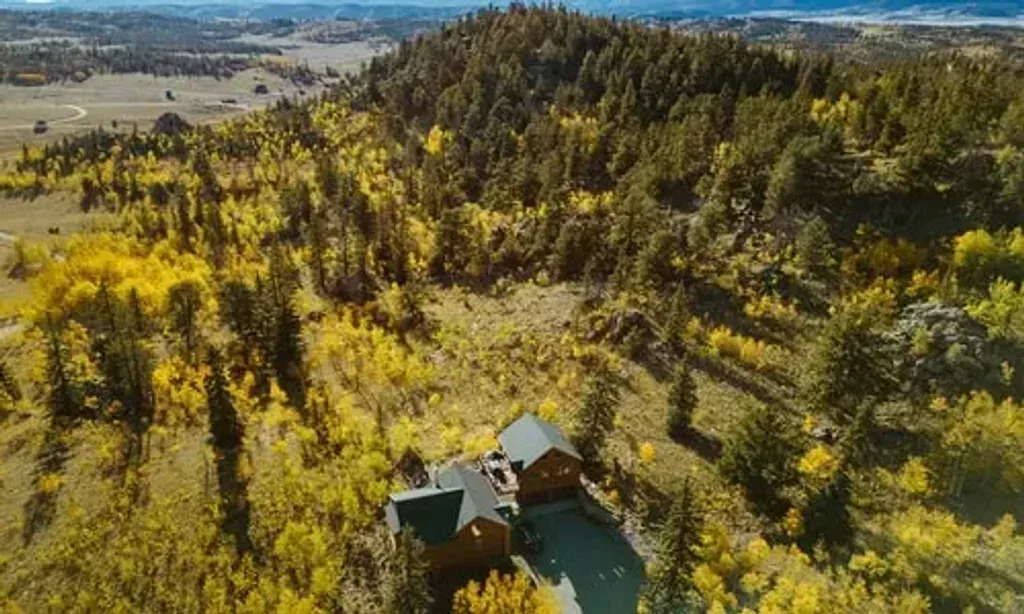 Radiant Resurgence Retreat — The retreat is situated amidst the breathtaking scenery of the Rocky Mountains, offering a serene and inspiring backdrop for introspection and healing. The natural environment provides a sense of peace and detachment from daily life, encouraging deep engagement with the retreat's programs.
